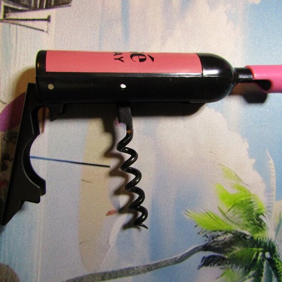 Wine Opener | Bottle Key | Magnetic | Modern Monkey - Picture 5 of 5